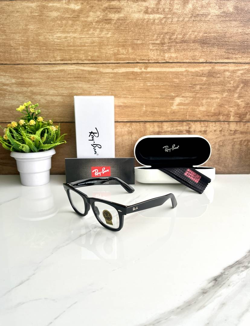 Ray Ban Clear Black Wayfarer Sunglass For Daily Causal Evergreen UV Protected For Unisex